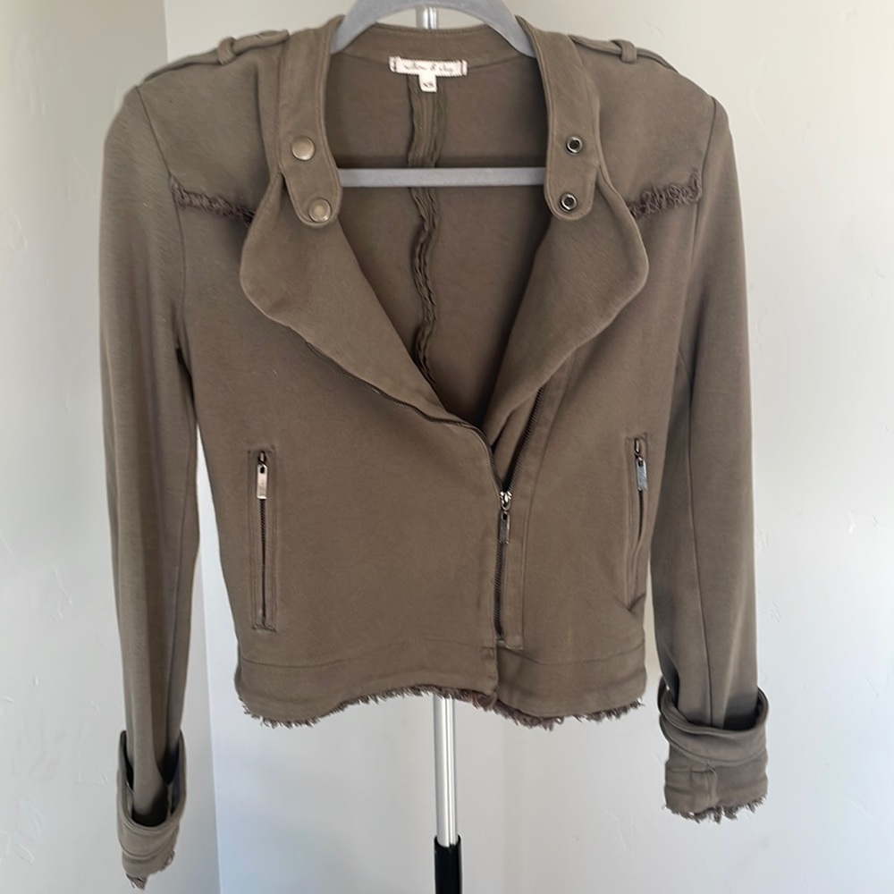 Willow & Clay fleece jacket size XS, army green